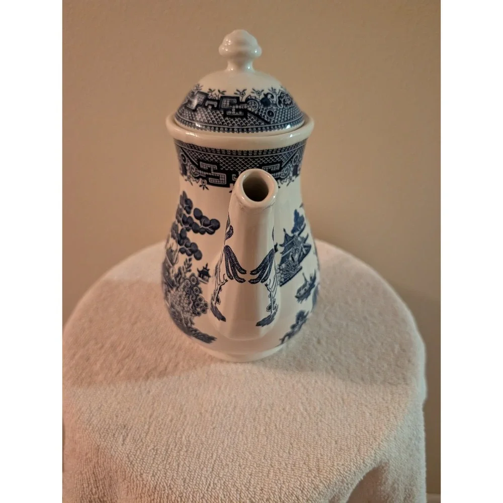 Vintage Churchill Blue & White Willow pattern Coffee Pot (B)